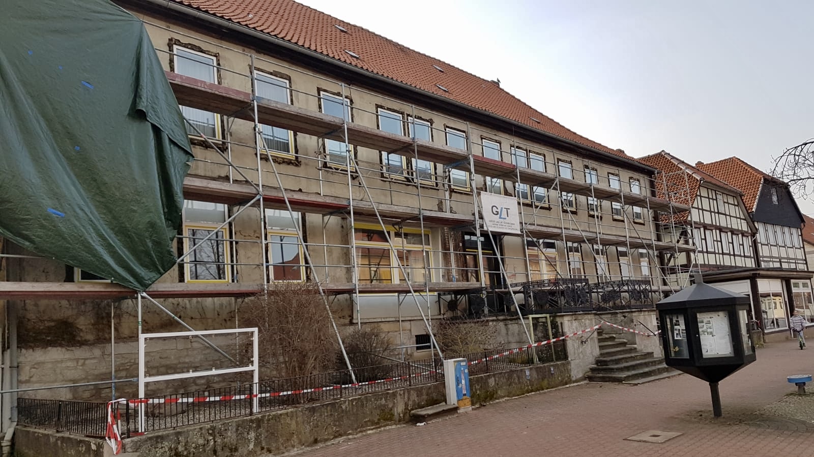 Fotografen: Joana u. Volker Baumgarten, Zeichnung: E. Arnhold